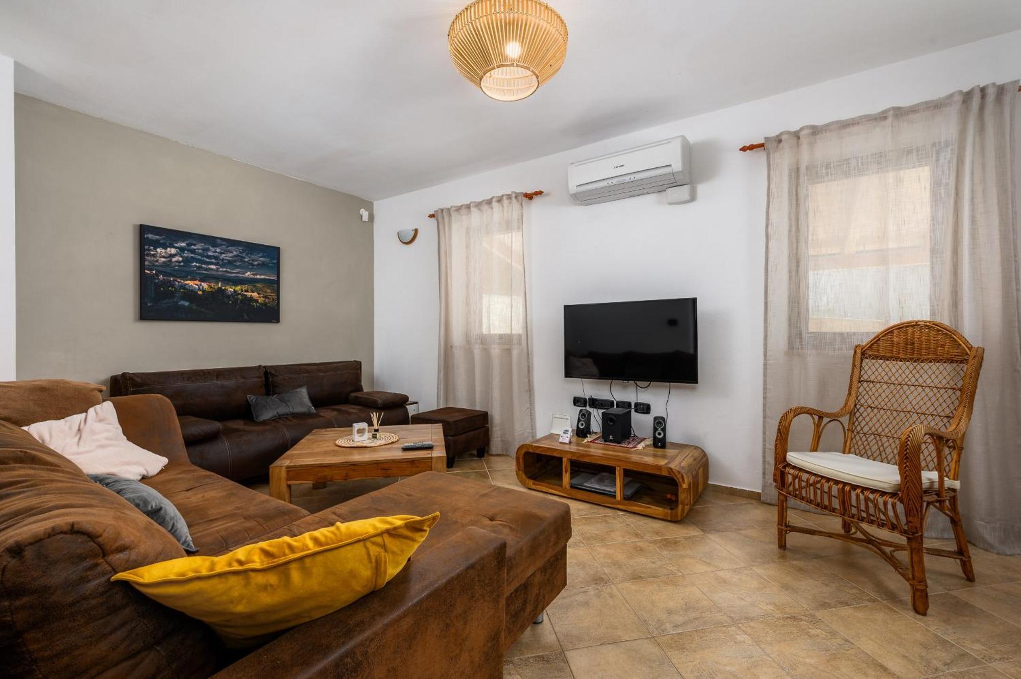 Villa Hrast Bacva วิชยาน ภายนอก รูปภาพ