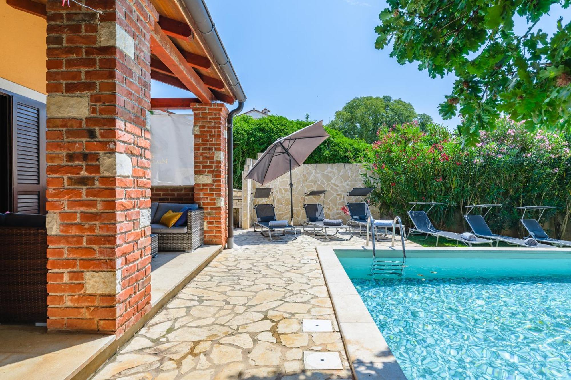 Villa Hrast Bacva วิชยาน ภายนอก รูปภาพ